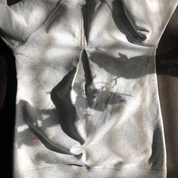 Girls size 6 Ivivva sweatshirt Lululemon for kids - Picture 4 of 4